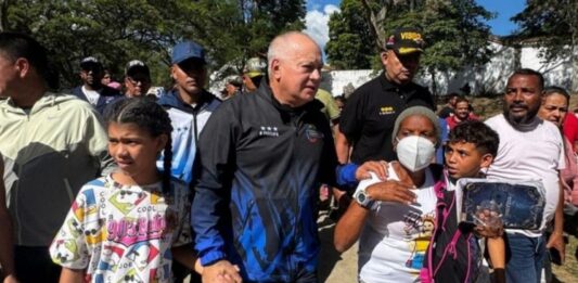 Cabello inspecciona La Guaira y Caracas