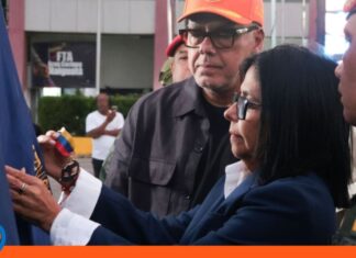 Delcy Rodríguez condecora a rescatistas del sismo con la orden «Héroe de Venezuela» Delcy Rodríguez condecora rescatistas