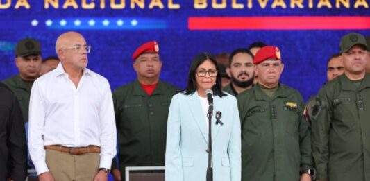 Delcy Rodríguez unidad militar