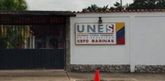 Estudiantes expulsados UNES