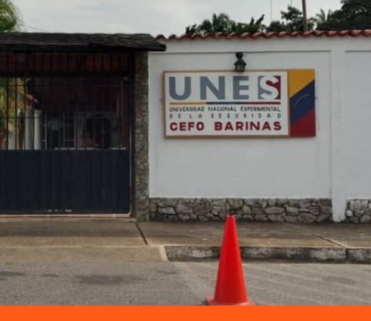 Estudiantes expulsados UNES