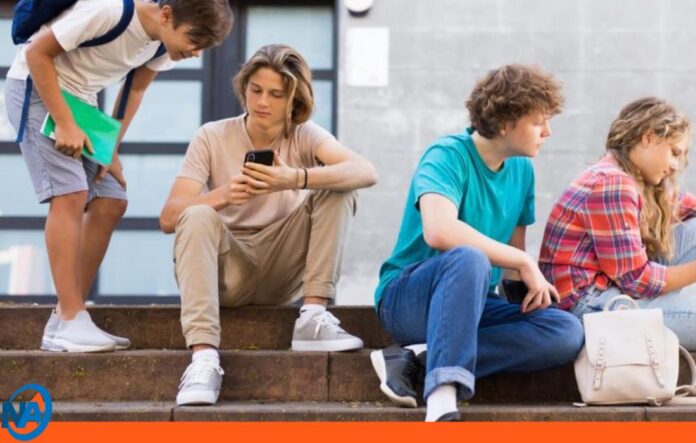 Francia redes sociales menores