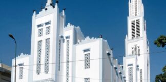 Iglesia Perpetuo Socorro Caracas etiqueta roja