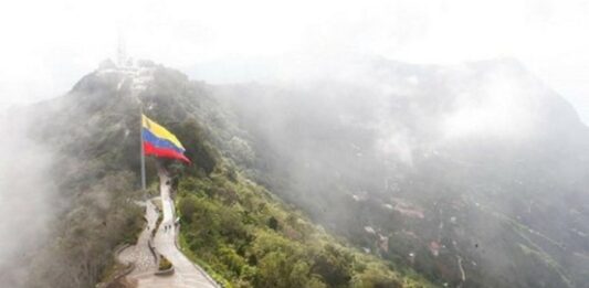 Restringen accesos Waraira Repano