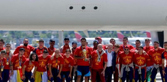 Selección española aterriza Madrid
