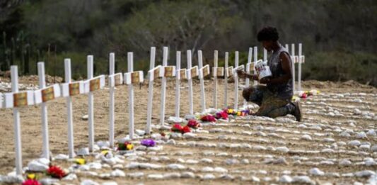Sepultan 150 víctimas no identificadas