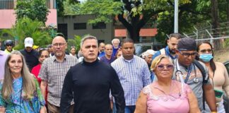 Tarek William Saab Colegio Gran Colombia apoyo familias