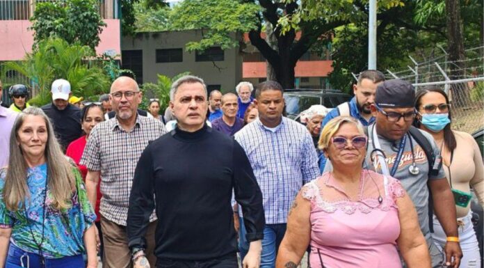 Tarek William Saab informa despliegue de la Gran Misión Viva Venezuela en el Colegio Gran Colombia en apoyo a las familias Tarek William Saab Colegio Gran Colombia apoyo familias