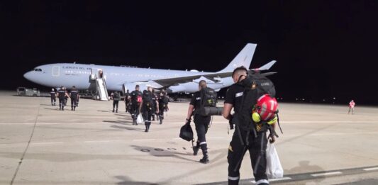 Venezuela despide bomberos españoles