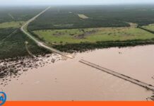 Colapsa puente en Texas por fuertes inundaciones y lluvias colapsó puente Texas lluvias