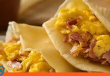 Cómo hacer crepes de huevo con tocineta en pocos pasos crepes salados