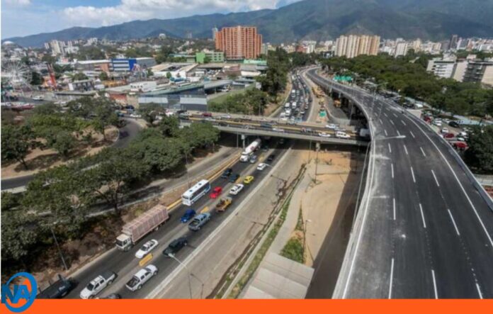 paso vehicular autopista Valle-Coche